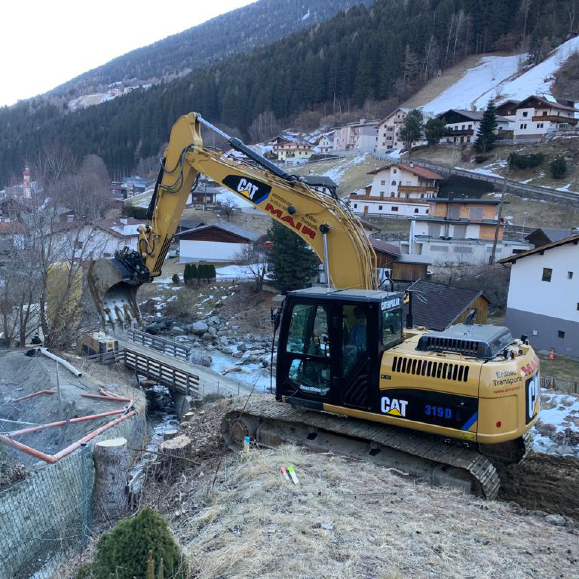Kettenbagger im Einsatz beim Leitungsbau