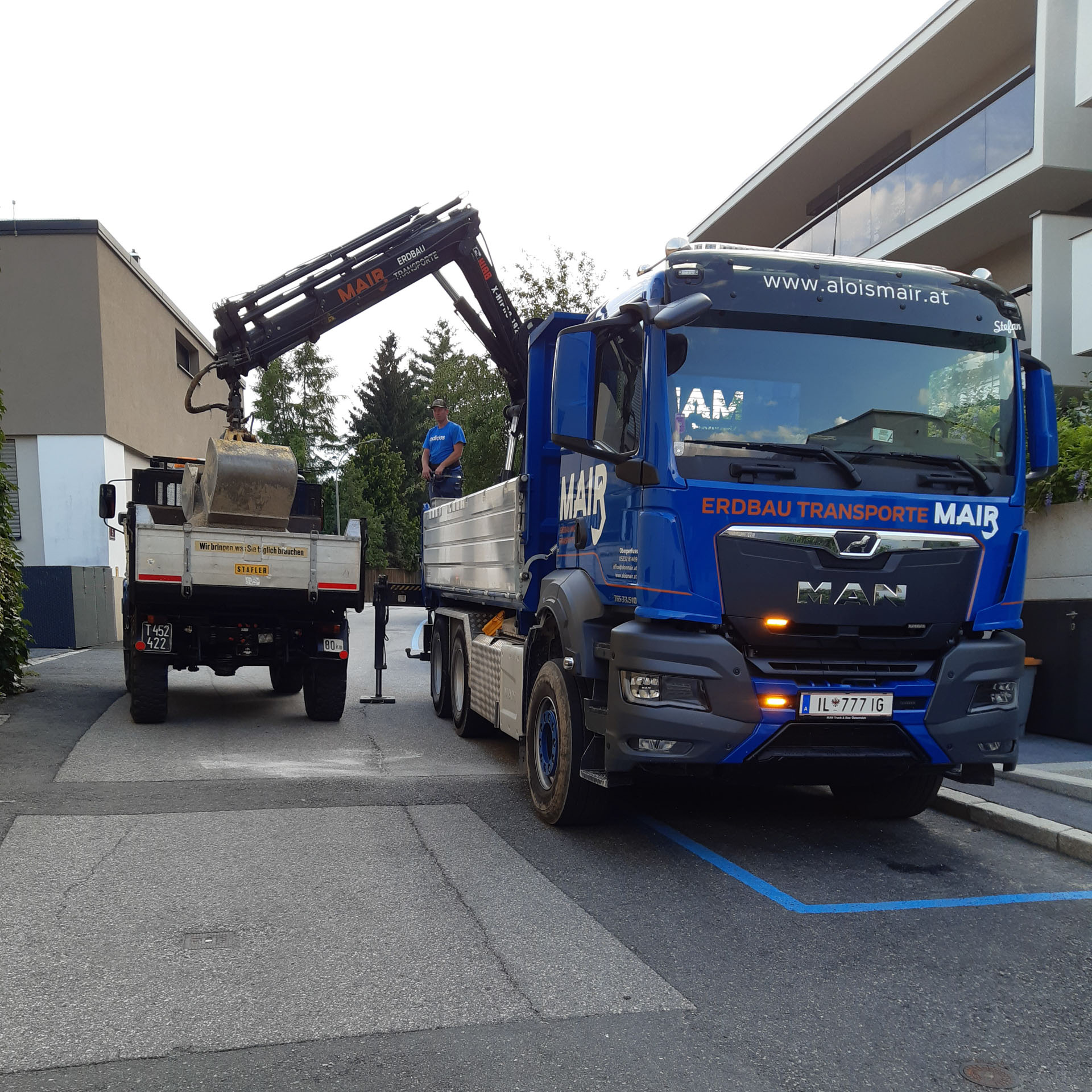 leistungen Transporte (4) LKW beim Transport