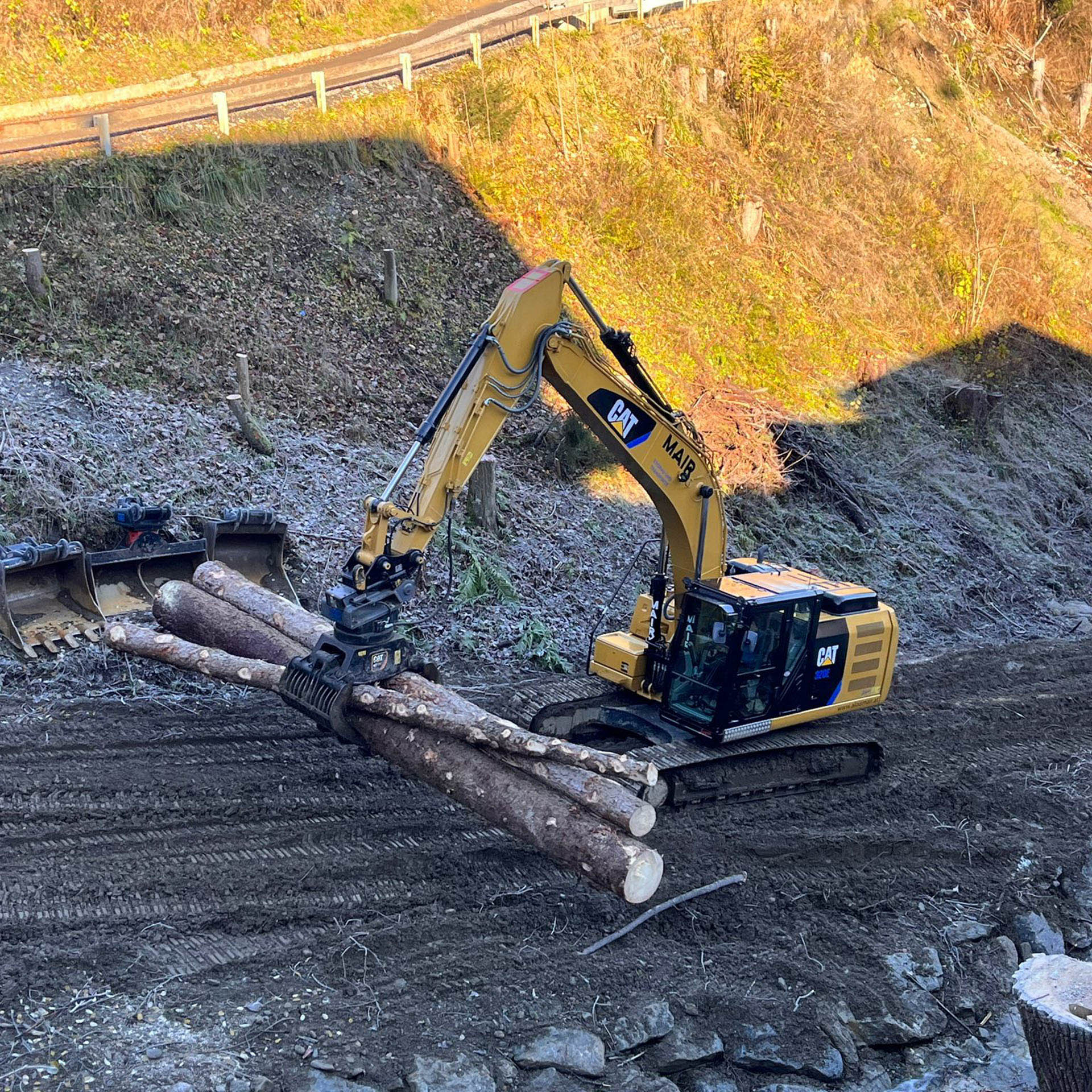 Kettenbagger im Einsatz vom Wegbau