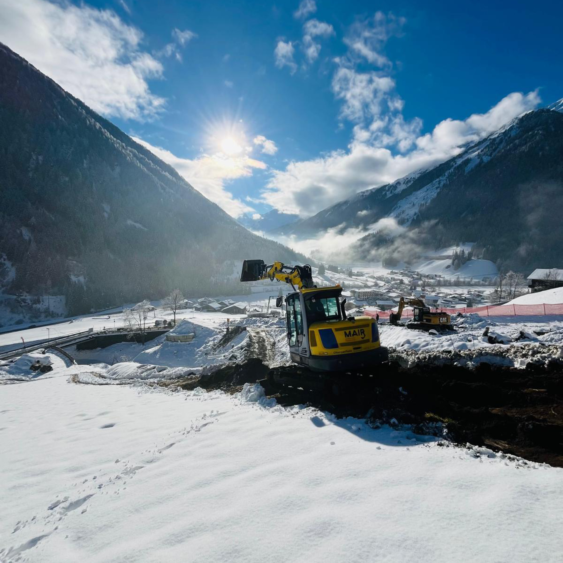 aloismair-wildbachverbauung11 Zwei Kettenbagger beim Freiräumen für die Wildbachverbauung im Winter